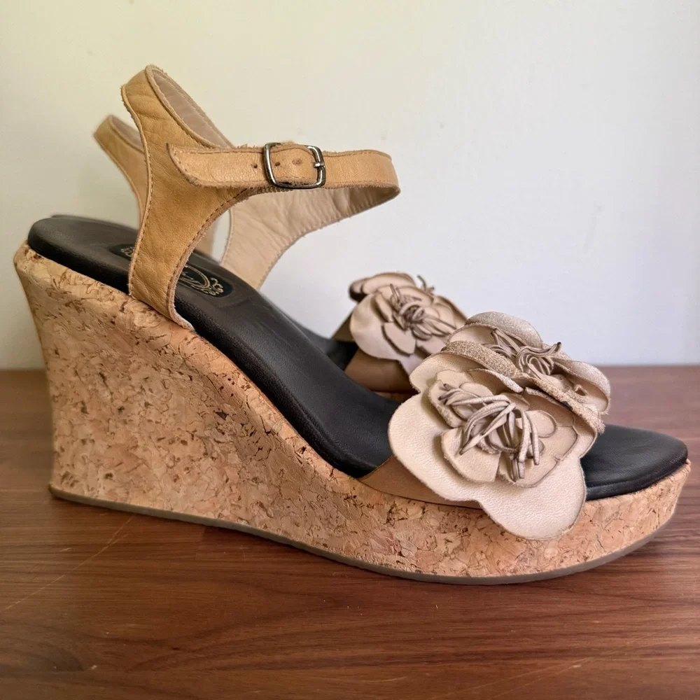 Salpy Beige Leather and Cork Wedge Ankle Strap Heels Sandals, Flowers, size 8.5